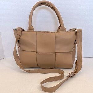 HIGH FASHION Tan Woven Leather like Handbag tote EUC